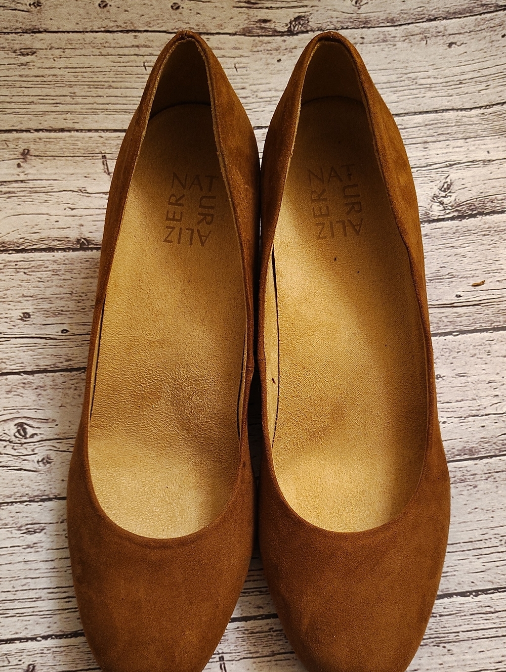 Naturalizer Women's Tan Suede Classic Round-Toe Flats